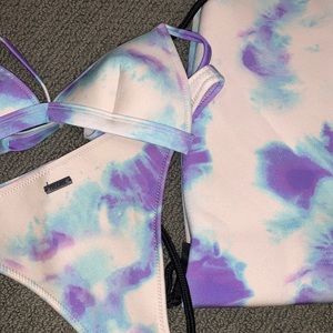 Triangl bikini tye dye!
